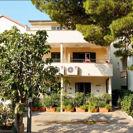 Hotel Vila Doris Baška Voda Zewnętrze zdjęcie