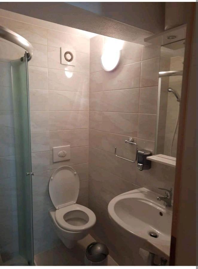 Hotel Vila Doris Baška Voda Zewnętrze zdjęcie